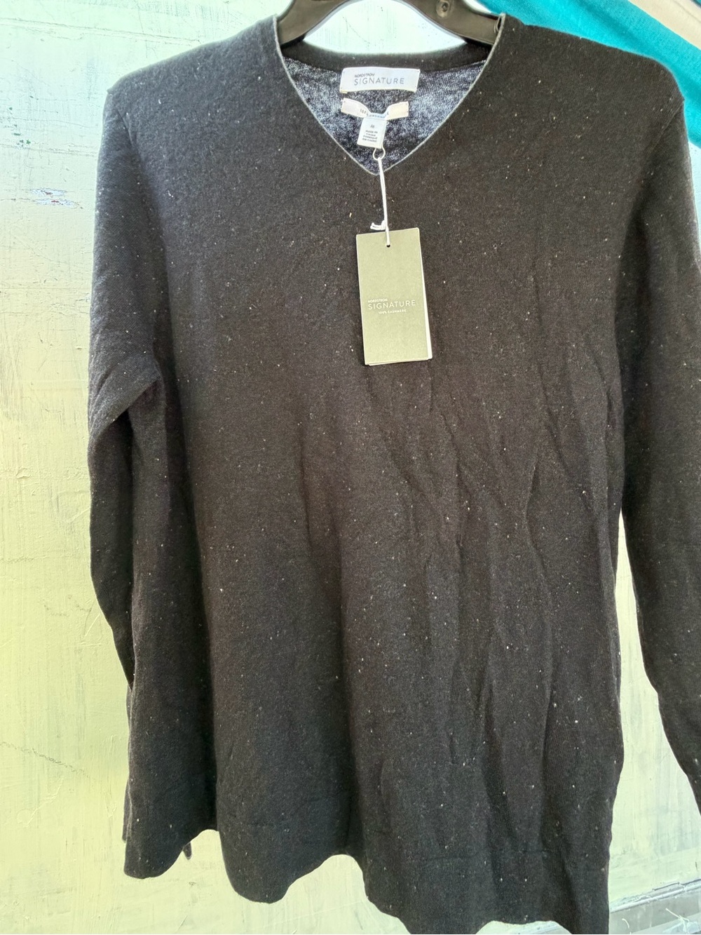 Nordstrom Signature 100% CASHMERE Men’s Black V-Neck Sweater